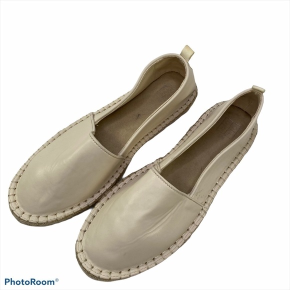 Core Life Cream Flat Espadrilles - Picture 2 of 11